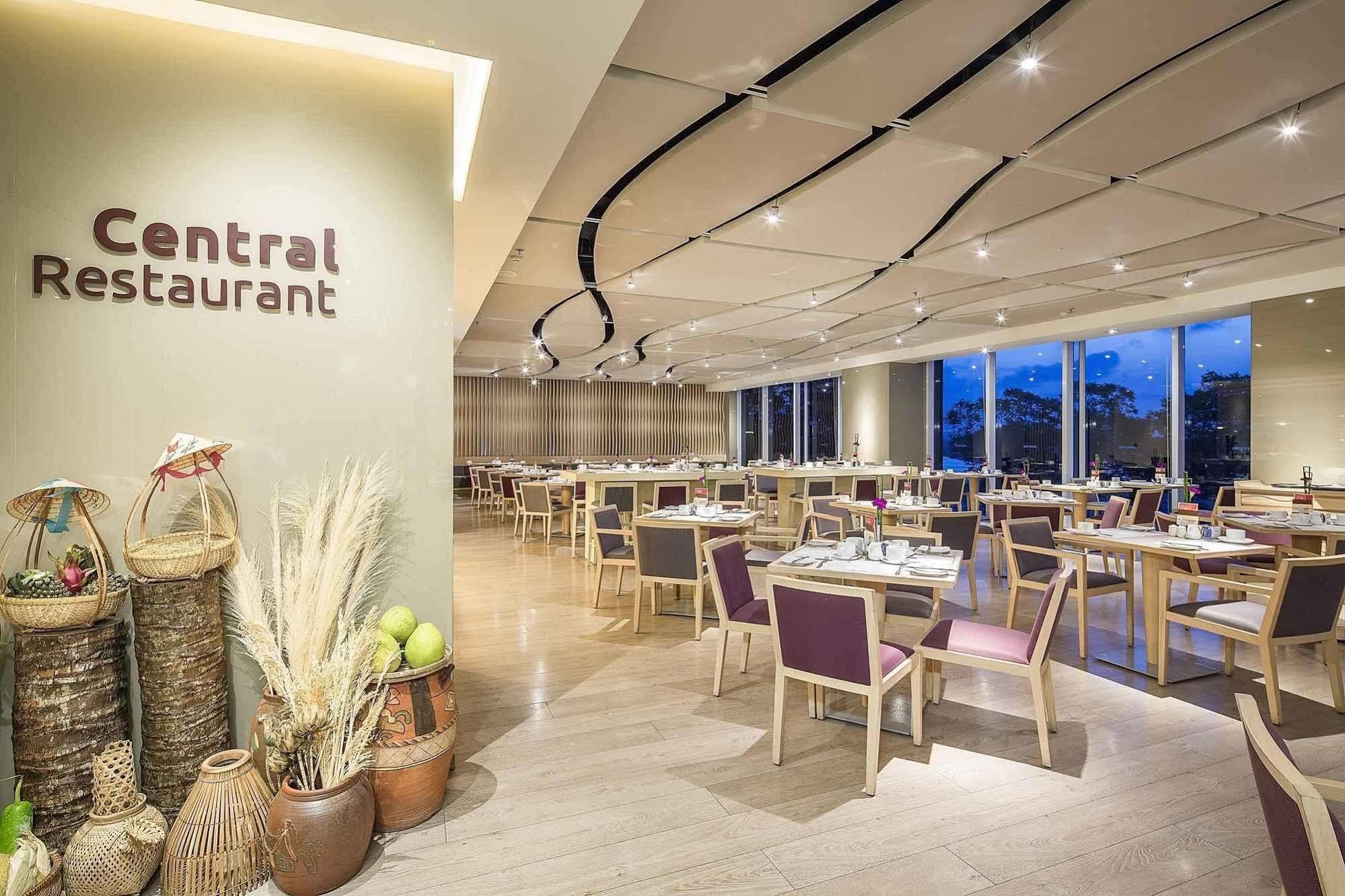 Hotel Liberty Saigon Riverside