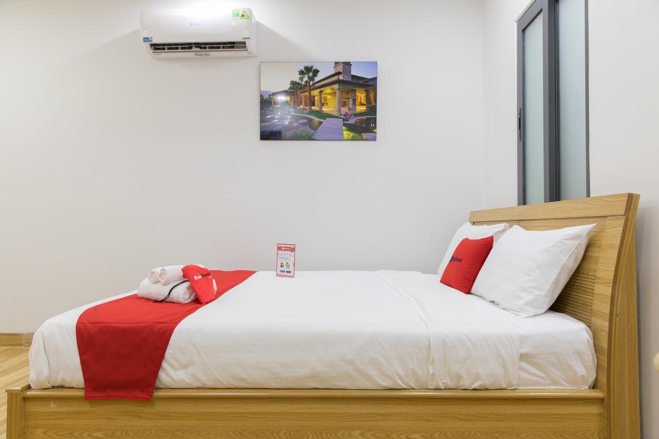 Reddoorz Premium Near E-town 3* Ho Chi Minh City