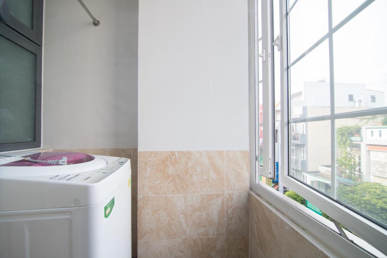 Reddoorz Premium Near E-town Ho Chi Minh City