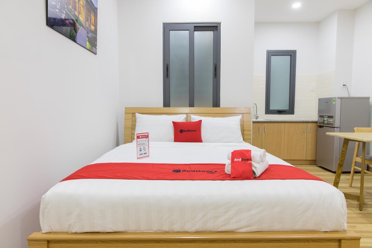 Reddoorz Premium Near E-town Guest house 3*