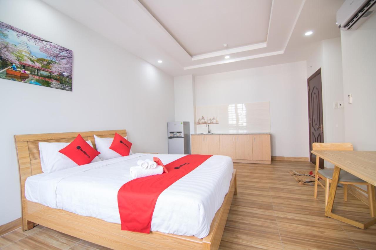 Reddoorz Premium Near E-town 3*
