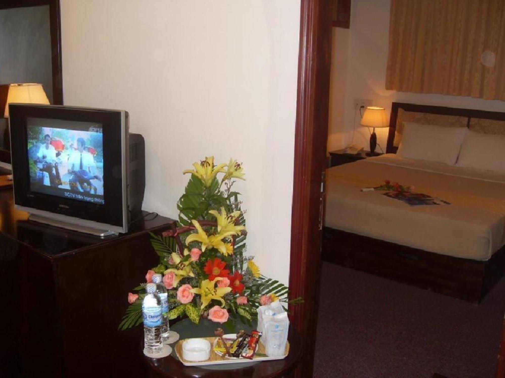 Dong Kinh Hotel