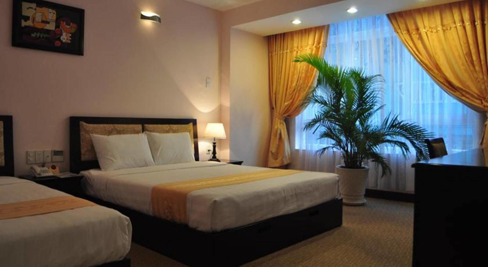 Dong Kinh Hotel 3*