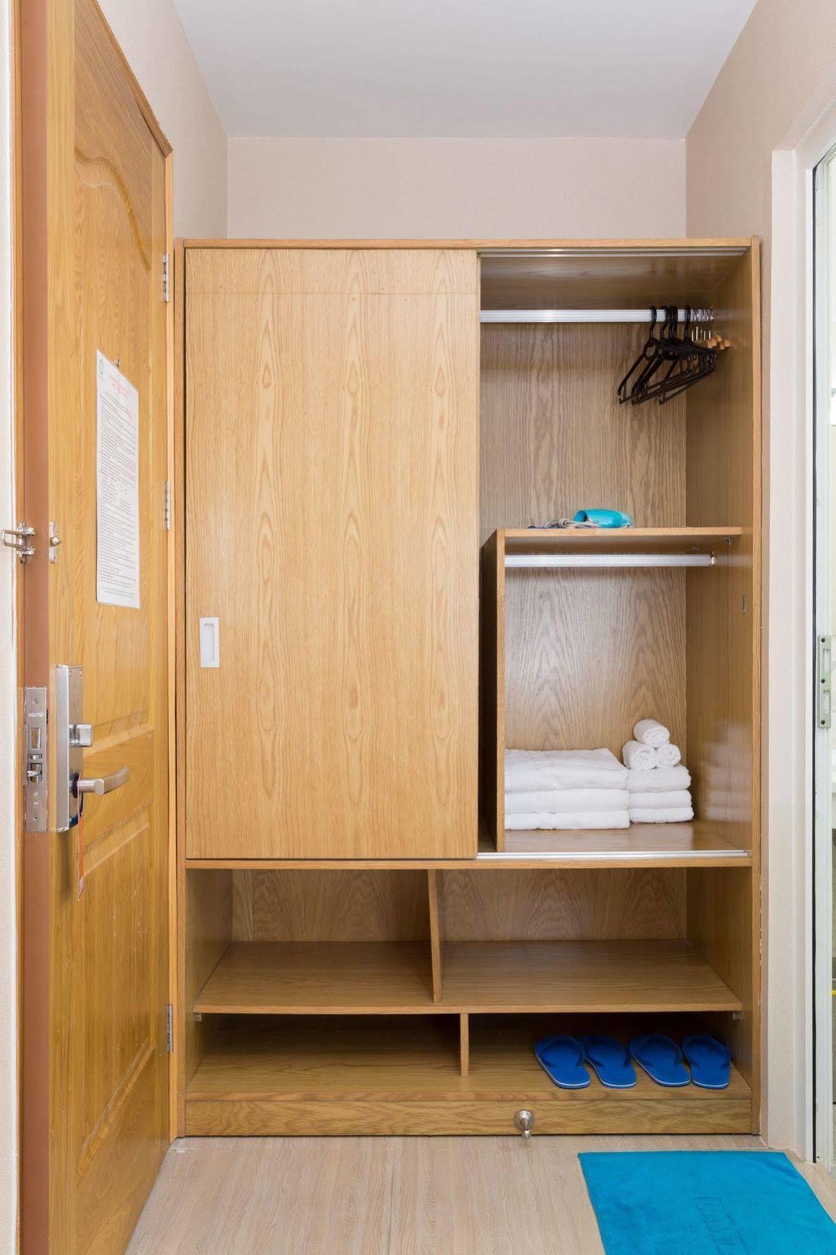 Hotel Camila 3*