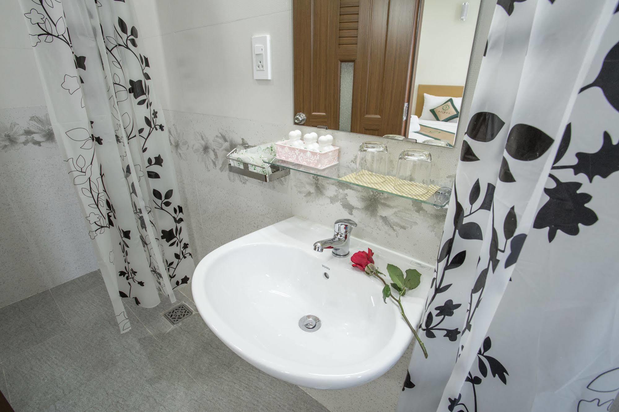 Hotel Camila 3*