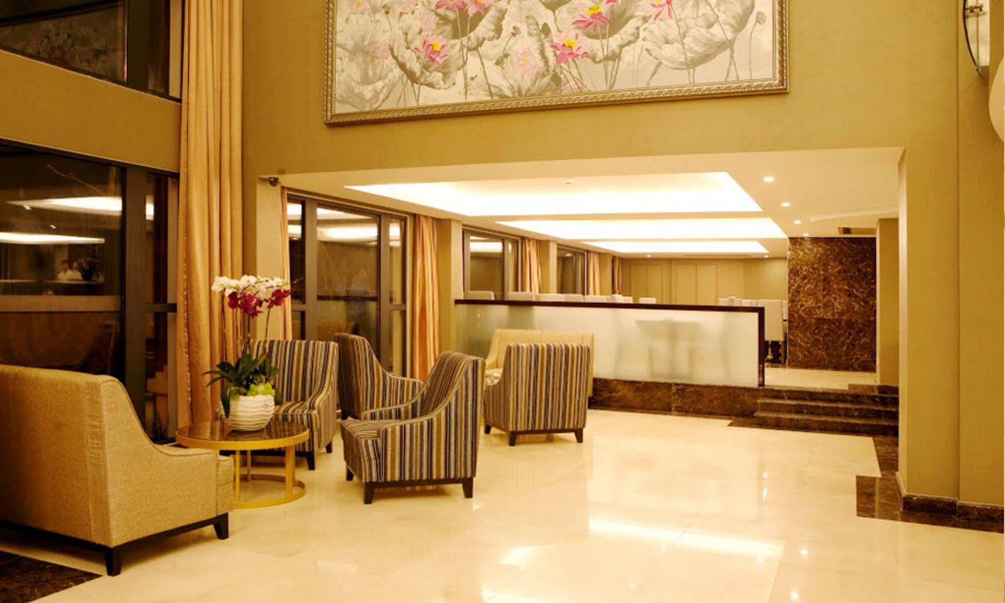 Hotel Ciao Saigon & Spa 4*