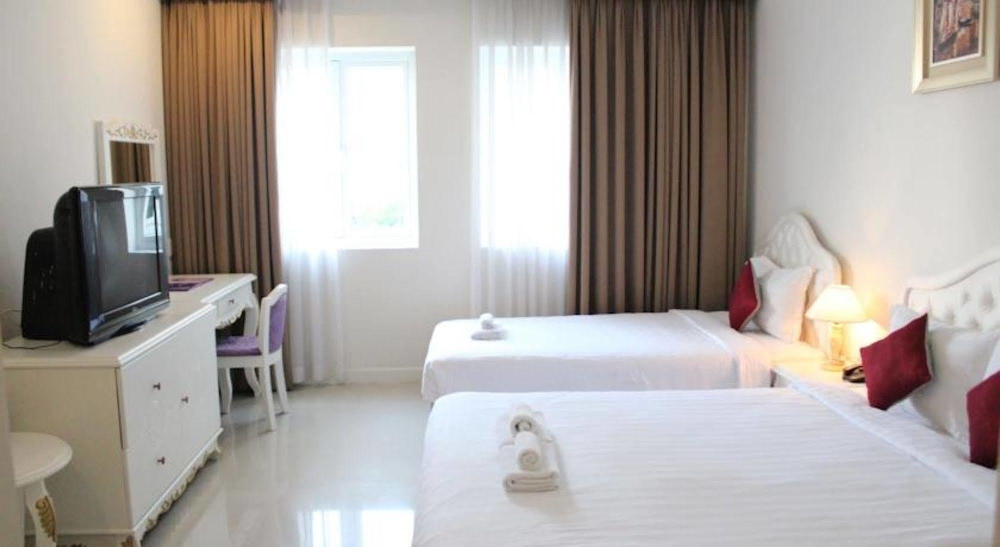 Bizo Diamond Hotel 2*