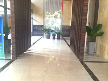 Sunny Tropical 1 Apartment *