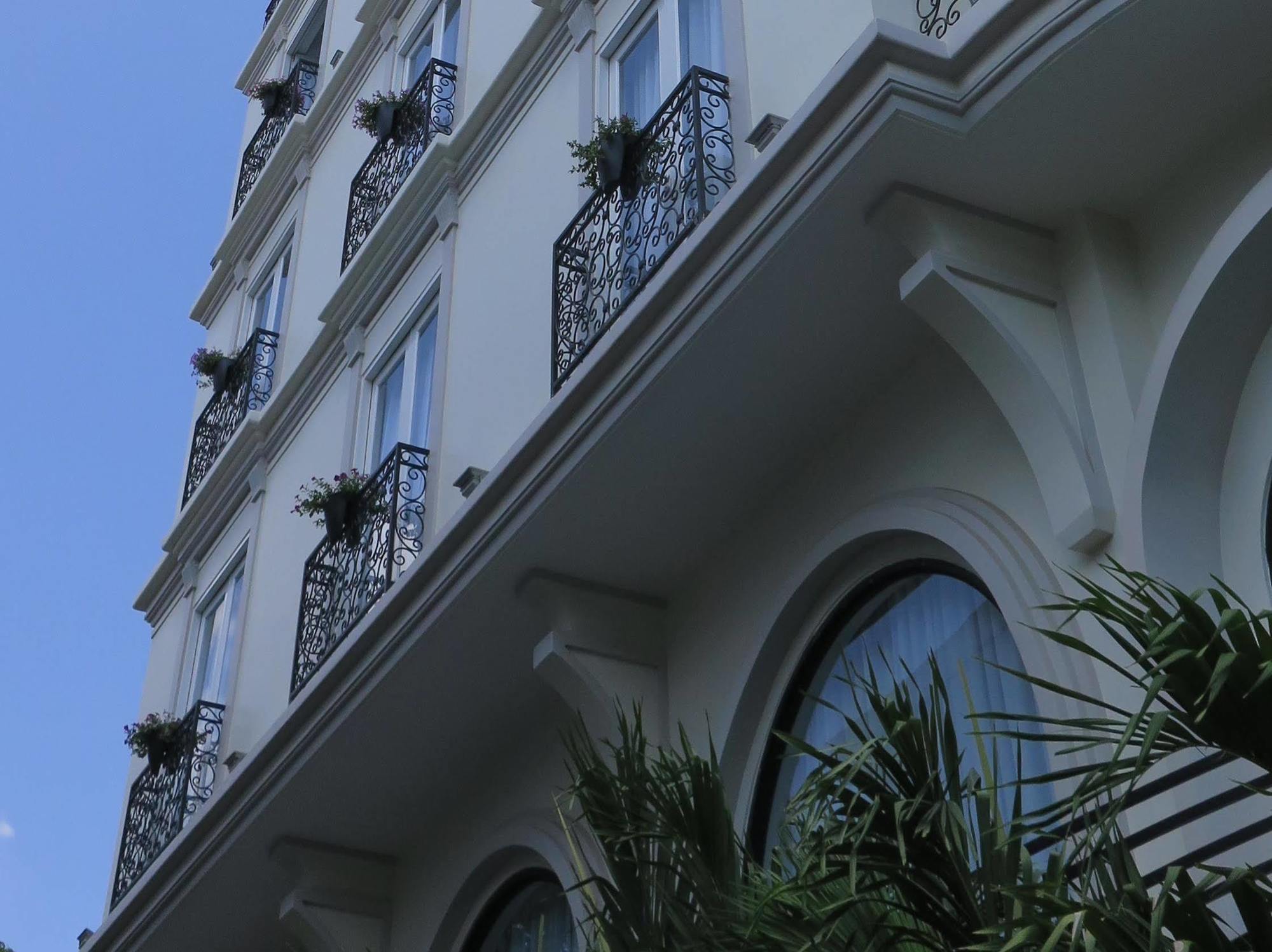 Lief Pulo Sai Gon Hotel 4*