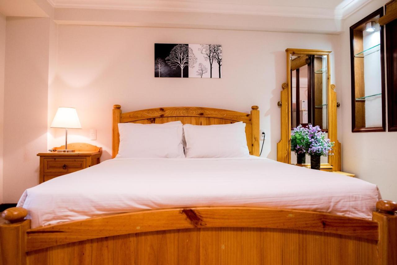Khách sạn Ba Tra House