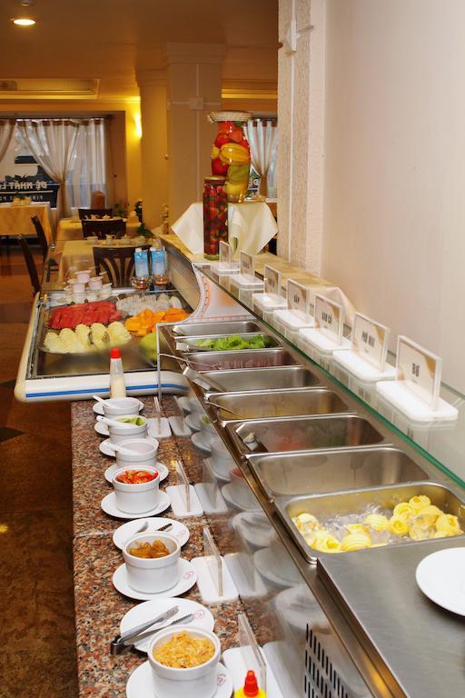 First Hotel - New Wing Khách sạn TP. Hồ Chí Minh