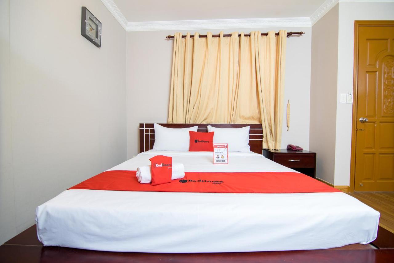 Hotel Quynh Giang Near Hiecc 2*