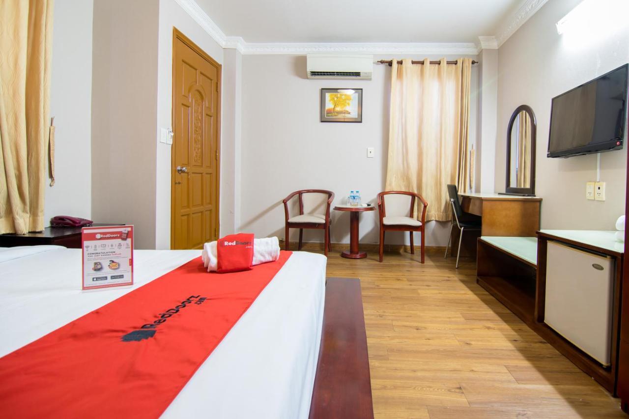 Hotel Quynh Giang Near Hiecc 2*