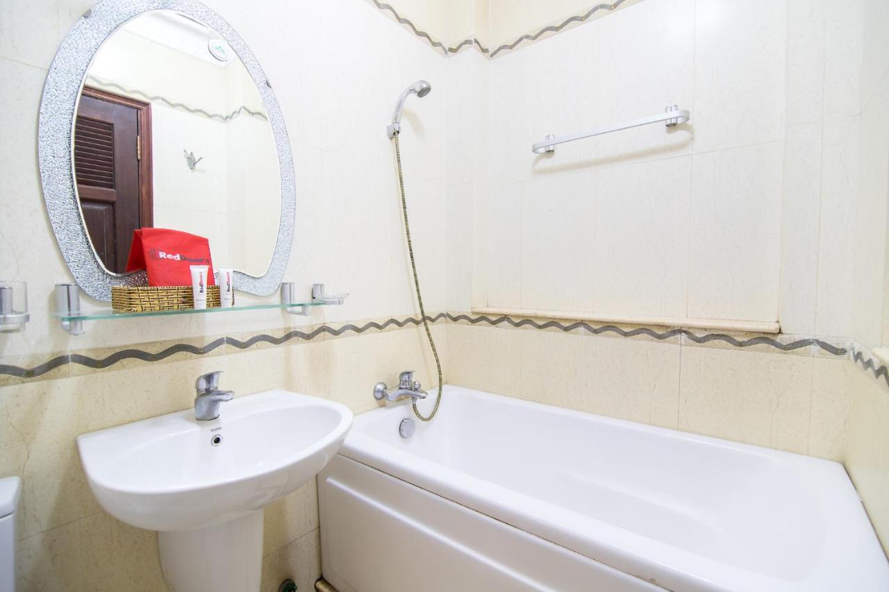 Reddoorz Near Pico Plaza Cong Hoa Guest house