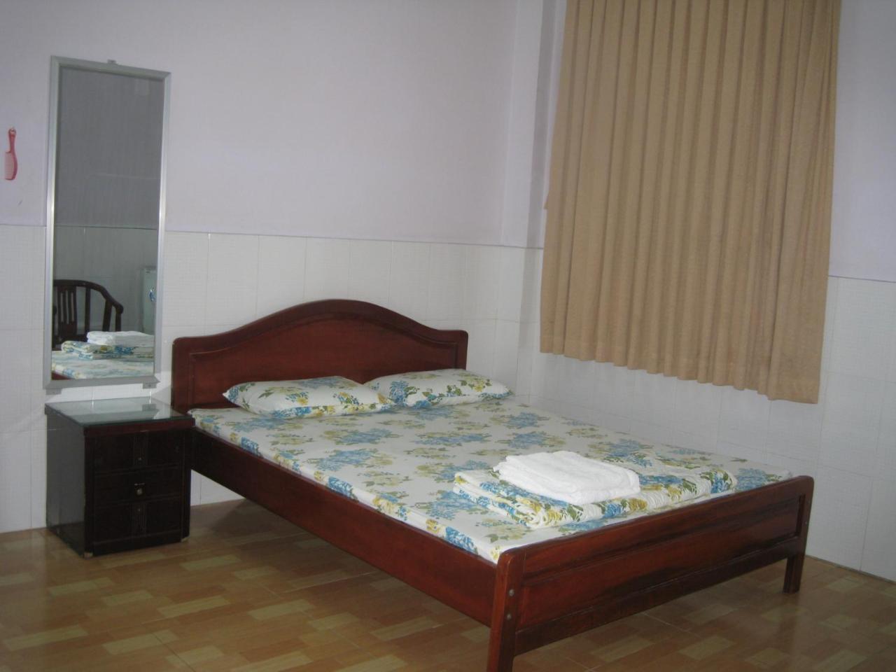 Economy hotel Thanh 1 2*
