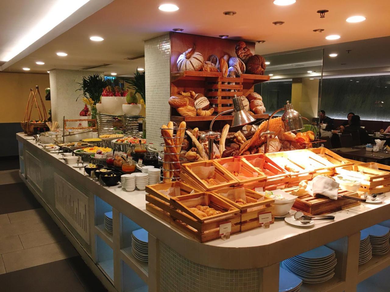 Khách sạn Eastin Grand Saigon 5*