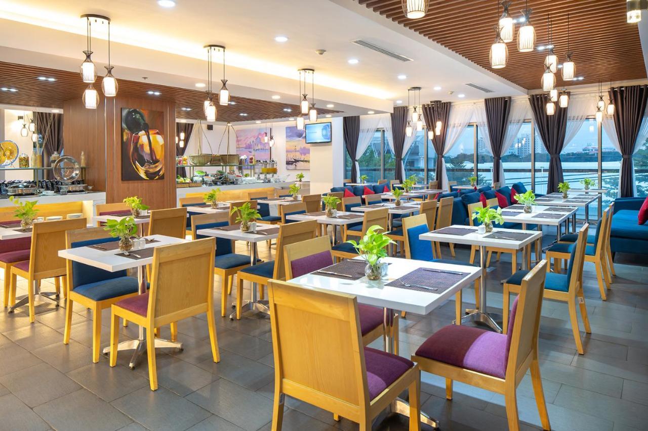 Ibis Saigon South 3*