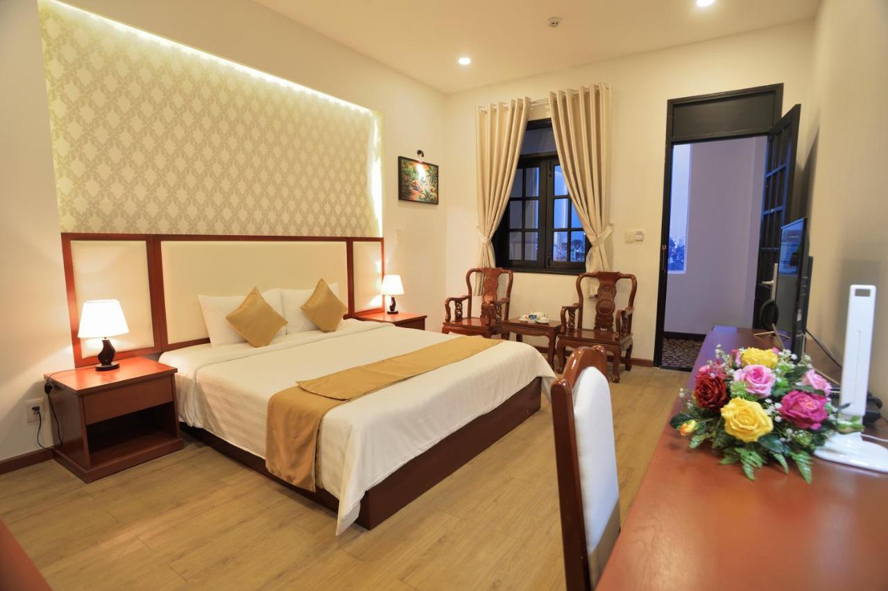 Pandora Saigon Hotel *