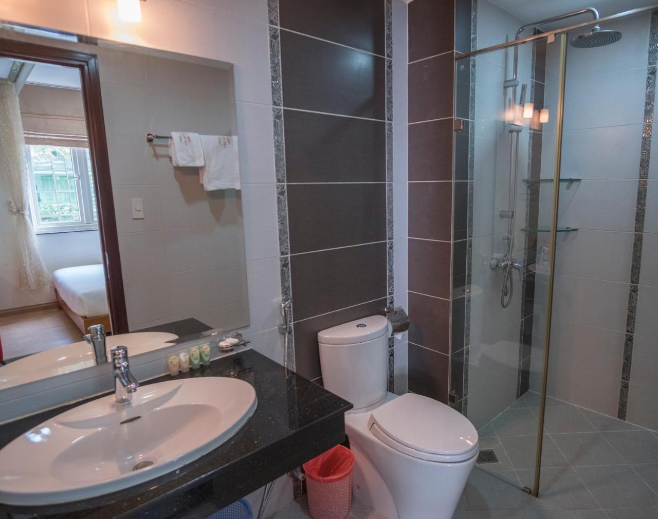 Song Hung & Serviced - Ho Dich Vu & Khach San Bandar Ho Chi Minh