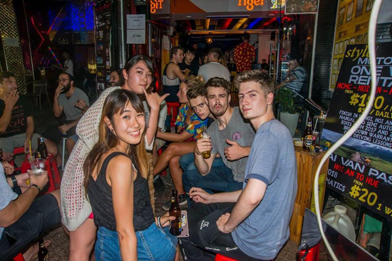 Hangout Hcm (adults Only) Hostel