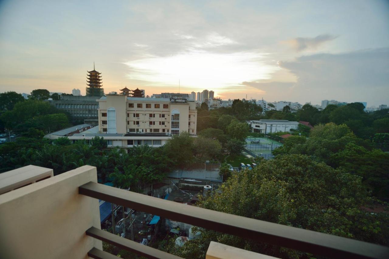 Pandora Saigon Hotel *