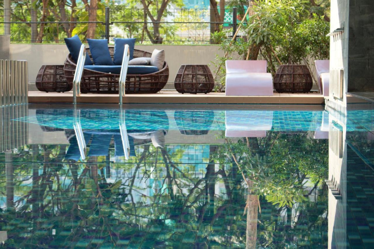Deluxe With Balcony, Pool, Fitness And Yoga Apartment