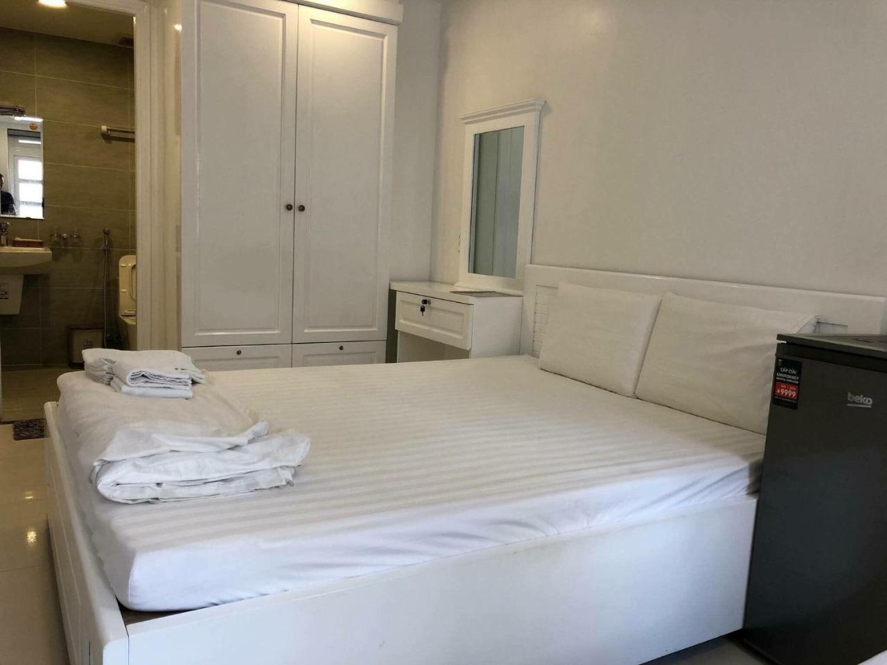 Full House Hostel
