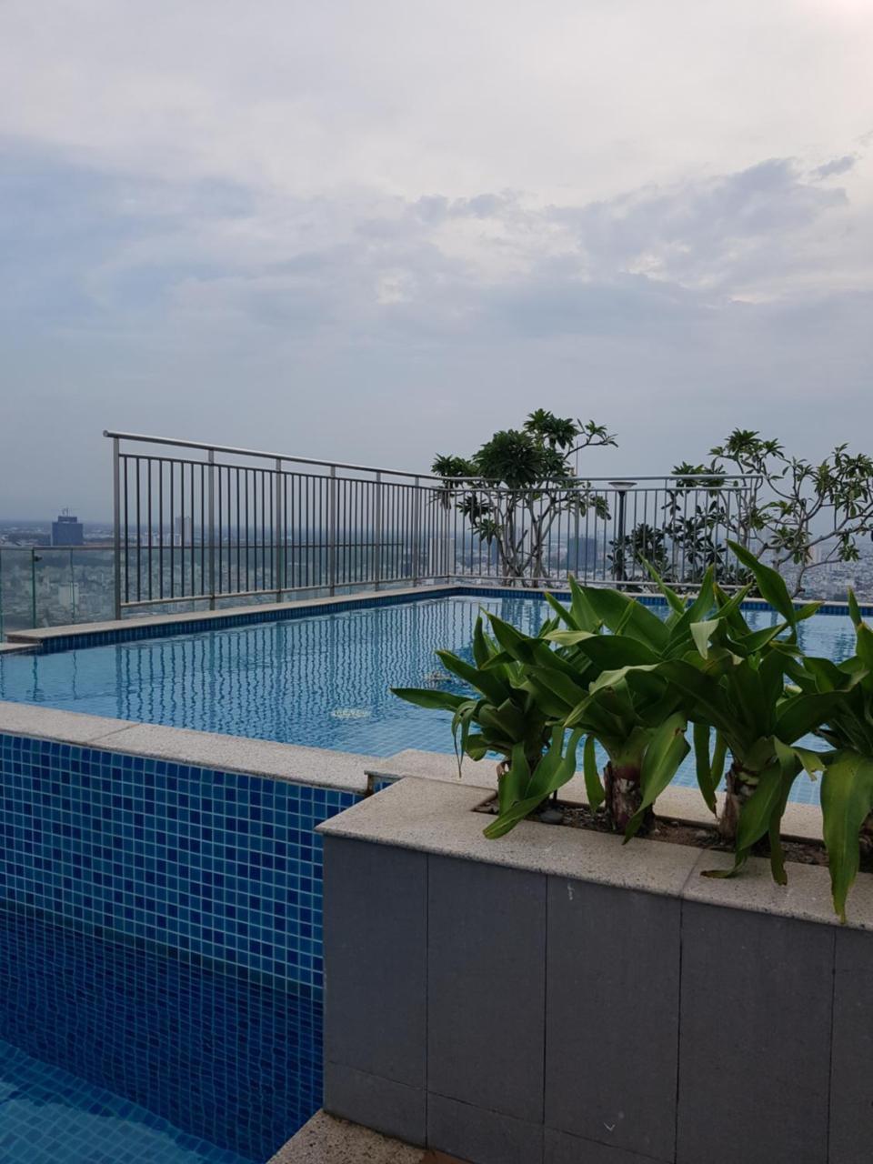 Gold View Apt4/2bed/2bath/free Pool&gym *