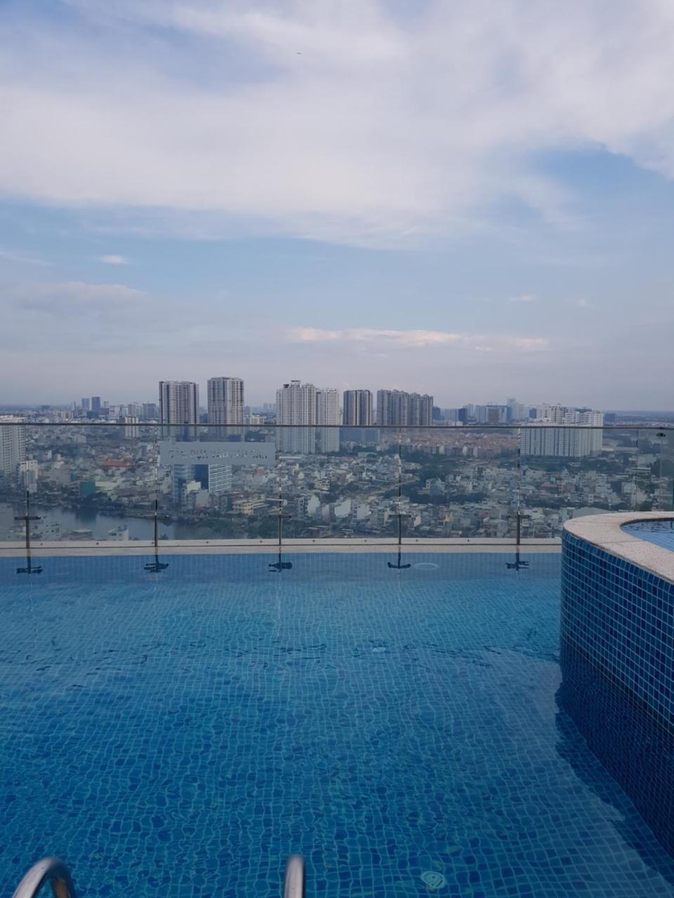 Gold View Apt4/2bed/2bath/free Pool&gym Apartment *