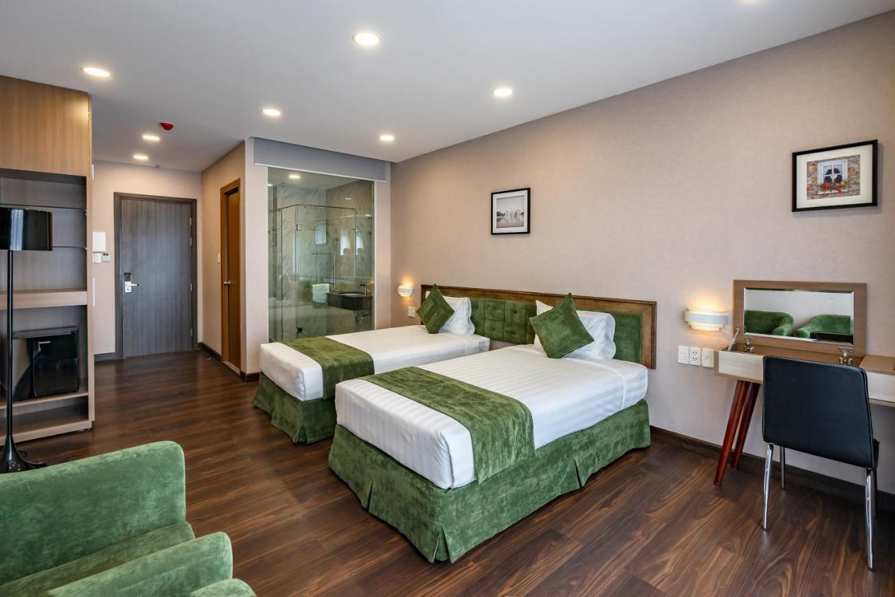 Emerald 3*
