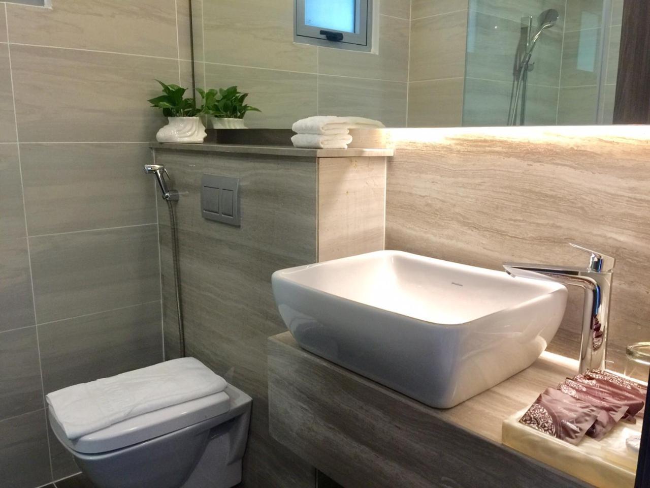 Khách sạn Aurora Western Village TP. Hồ Chí Minh
