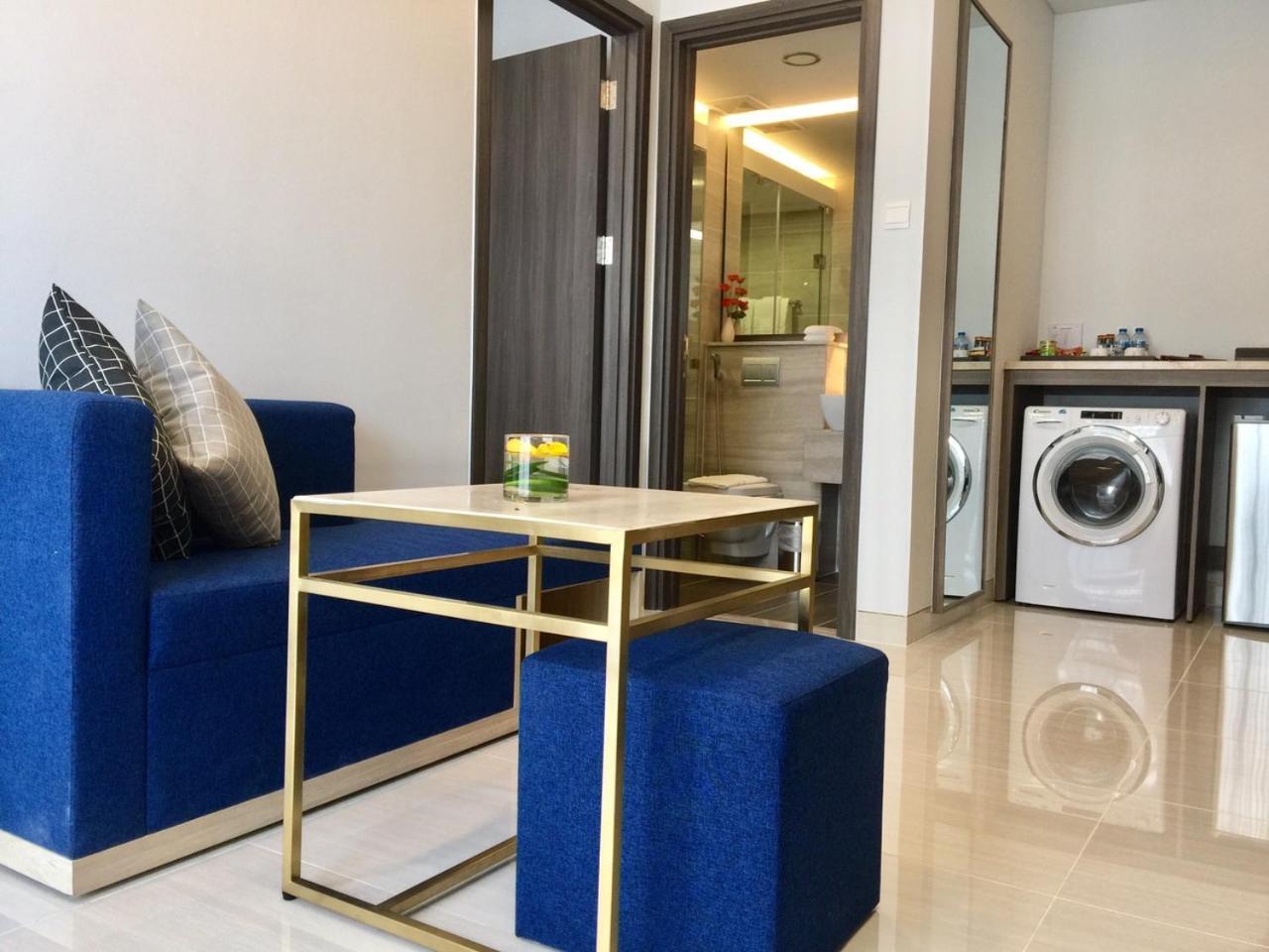 Hotel Aurora Western Village 4*