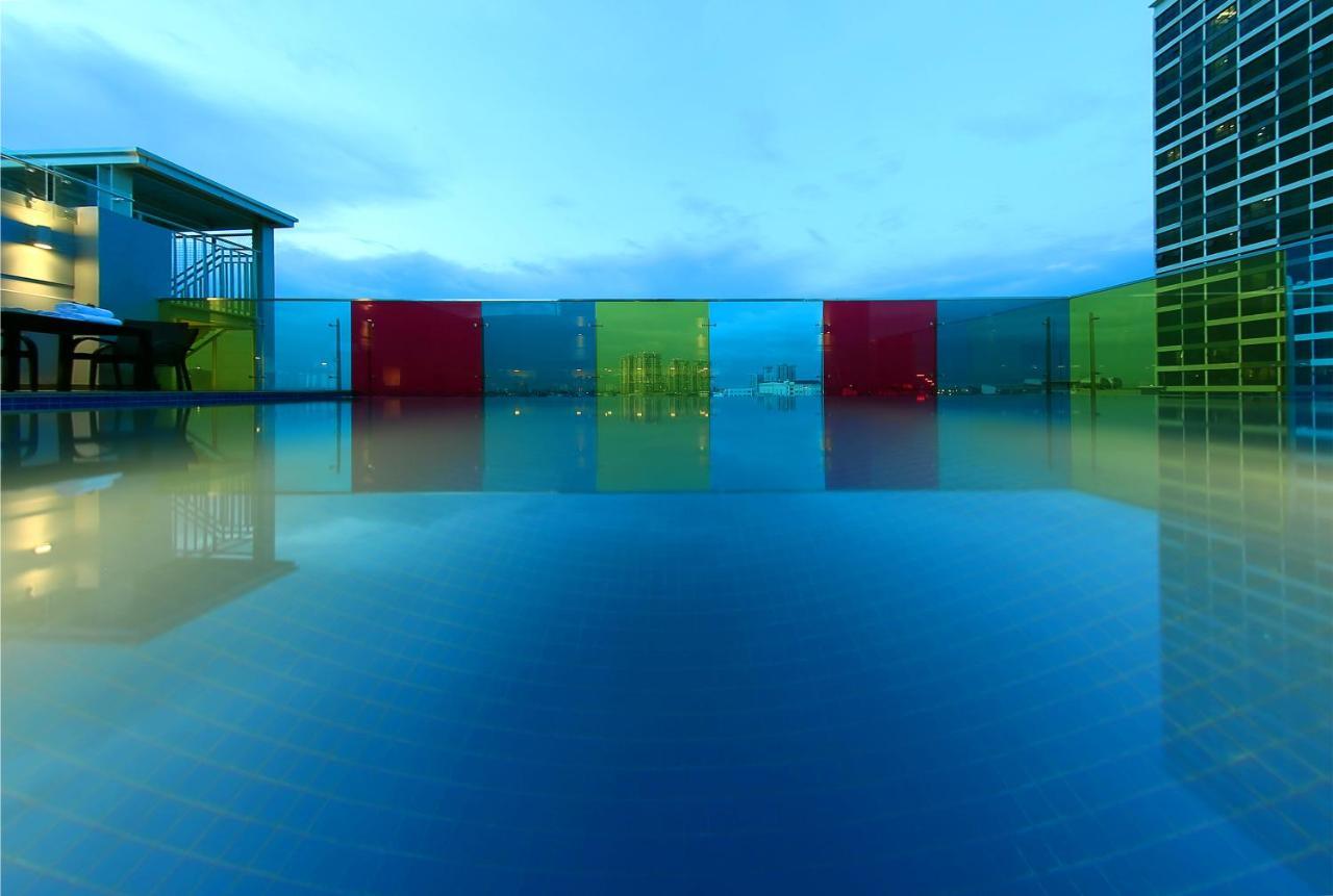 Aurora Western Village 4*