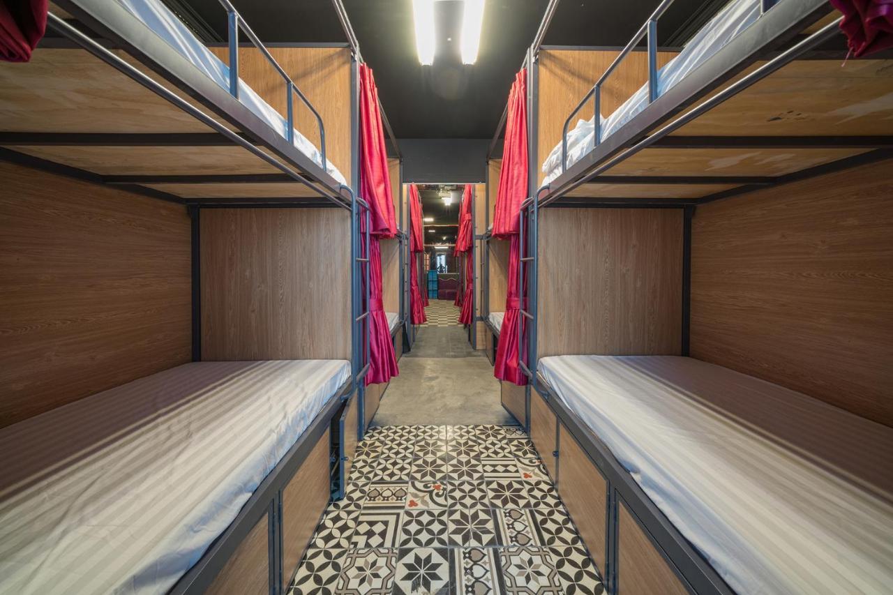 Capsule hotel 24h Saigon 2*