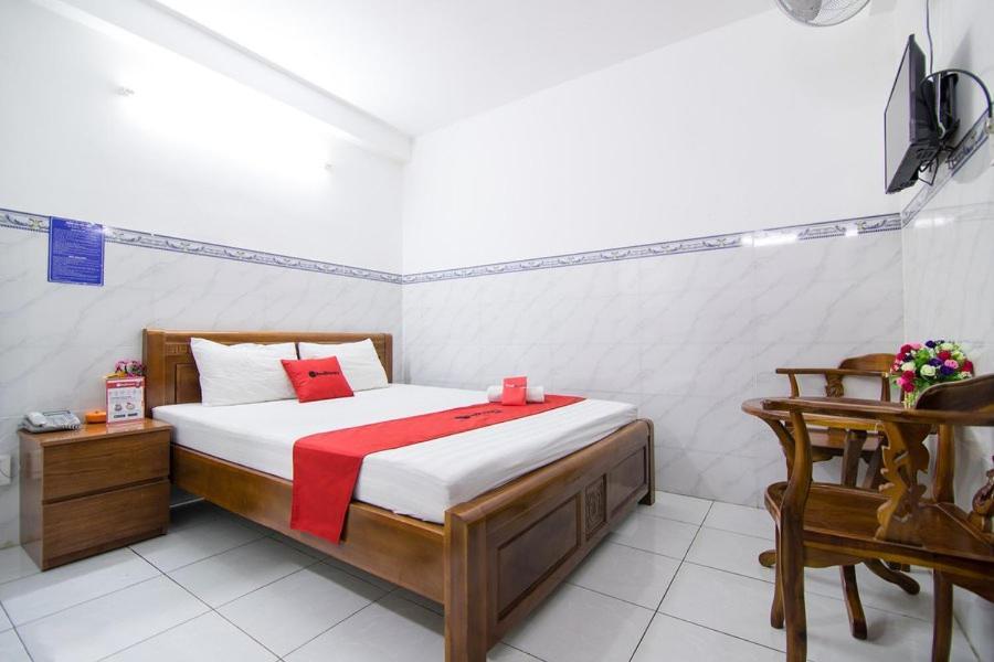 Reddoorz Hoang Tuan Hotel 2*