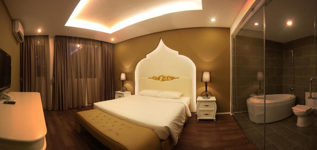 Aha Friday Royal Hotel Ho Chi Minh City