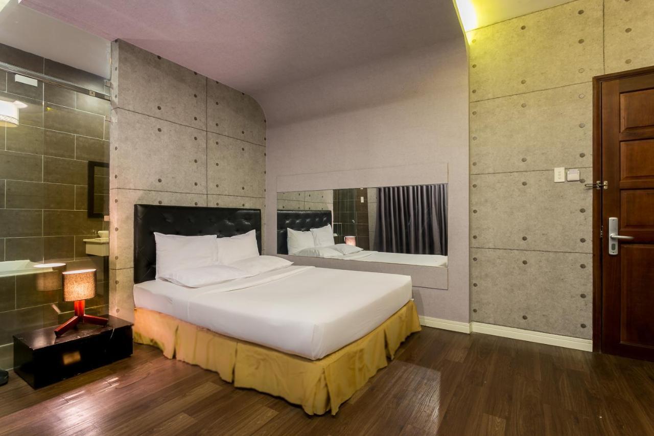 Aha Friday Phan Xich Long Hotel Ho Chi Minh City