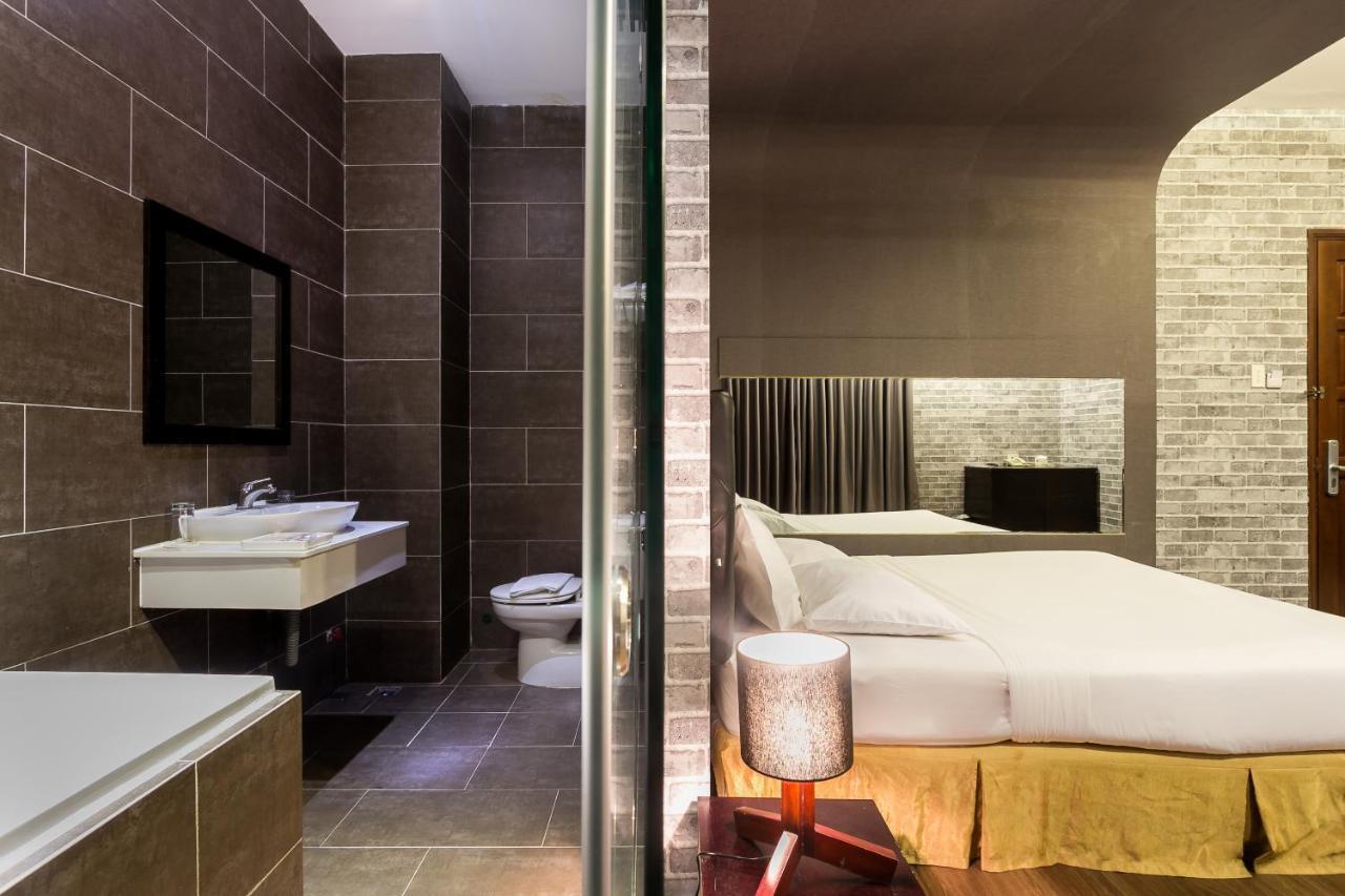 Hotel Aha Friday Phan Xich Long