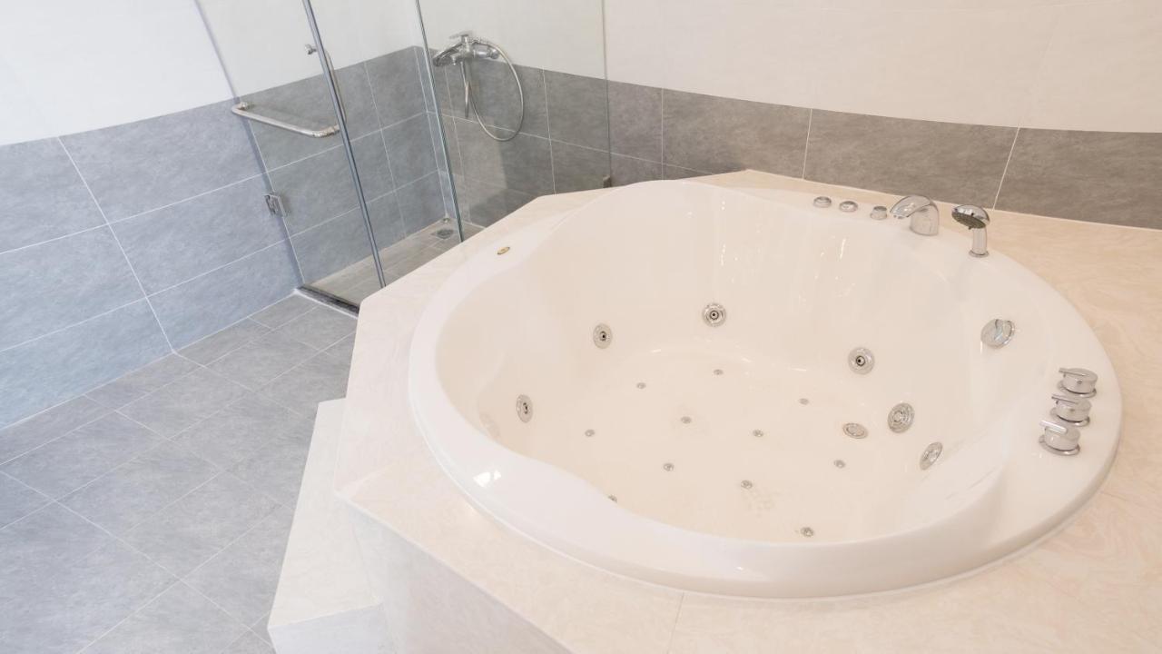 Hotel White Diamond - Airport Ho Chi Minh City