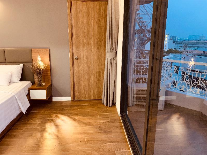 Royal Dragon Boutique Tan Binh Hotel