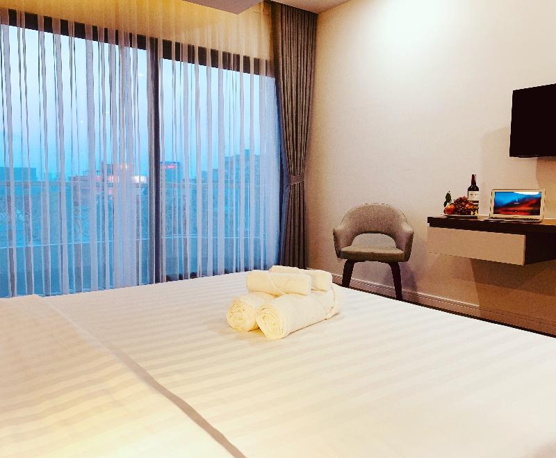 Royal Dragon Boutique Tan Binh 3*