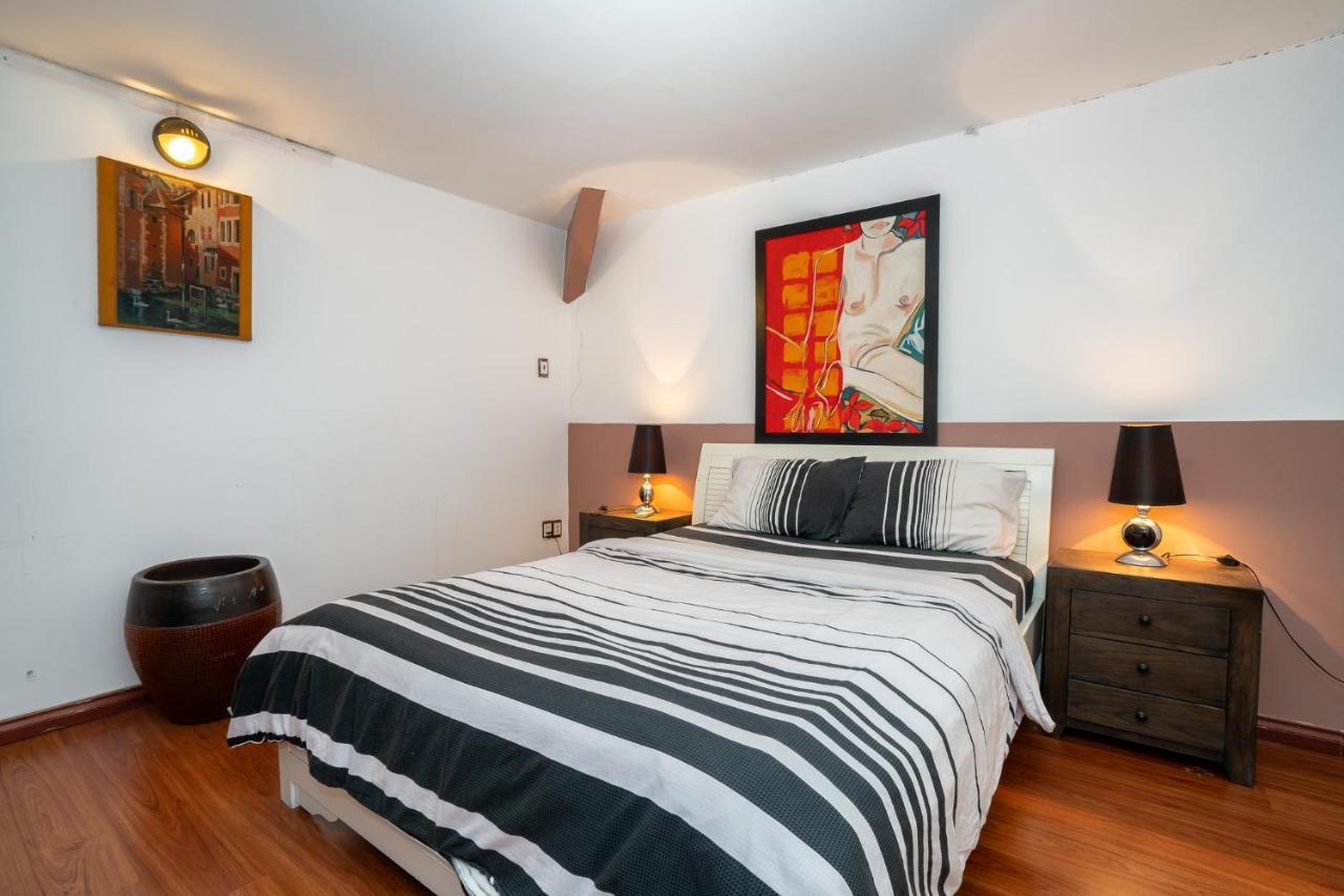 Apartment French Colonial