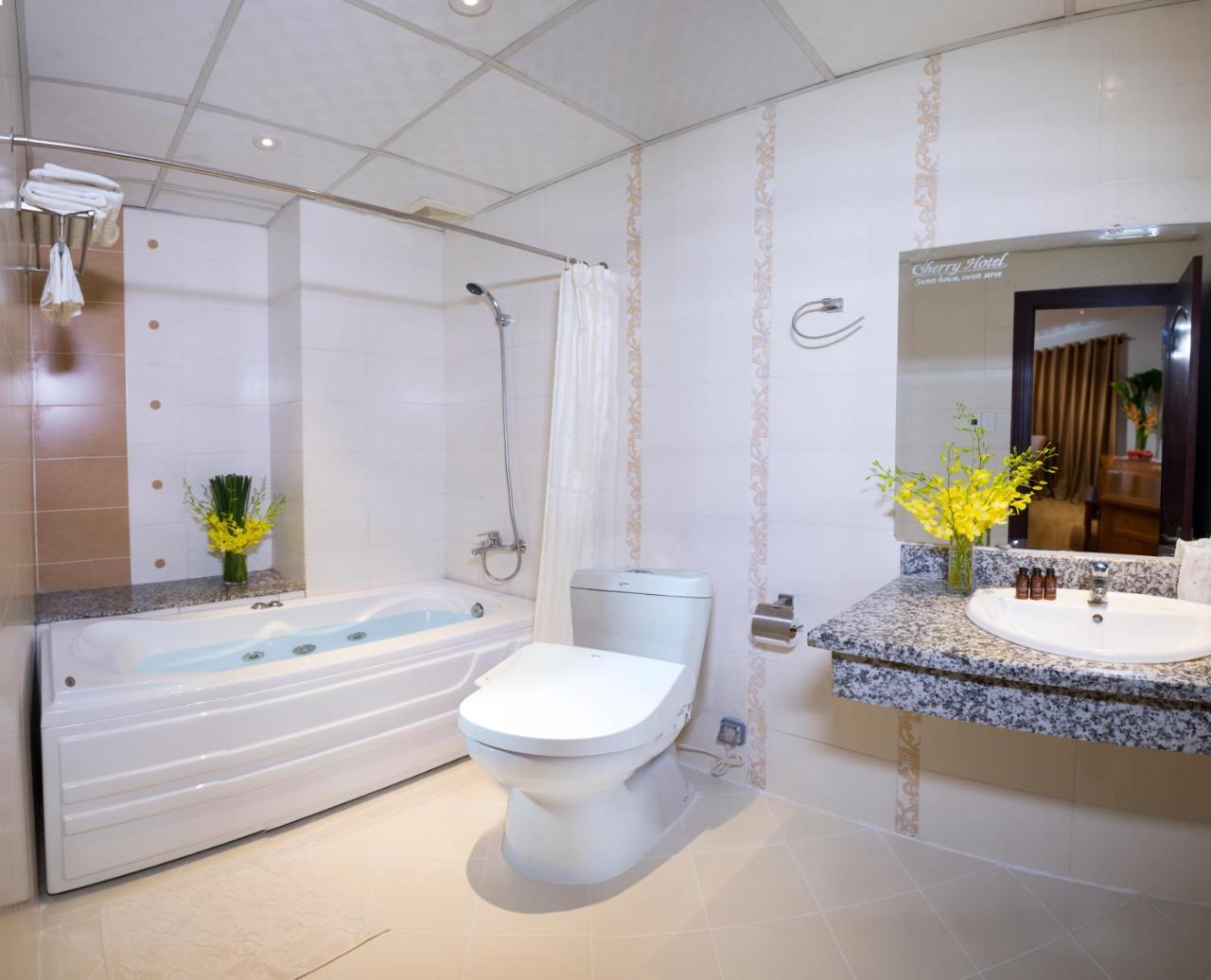 Cherry Hotel- Near Opera House 3*