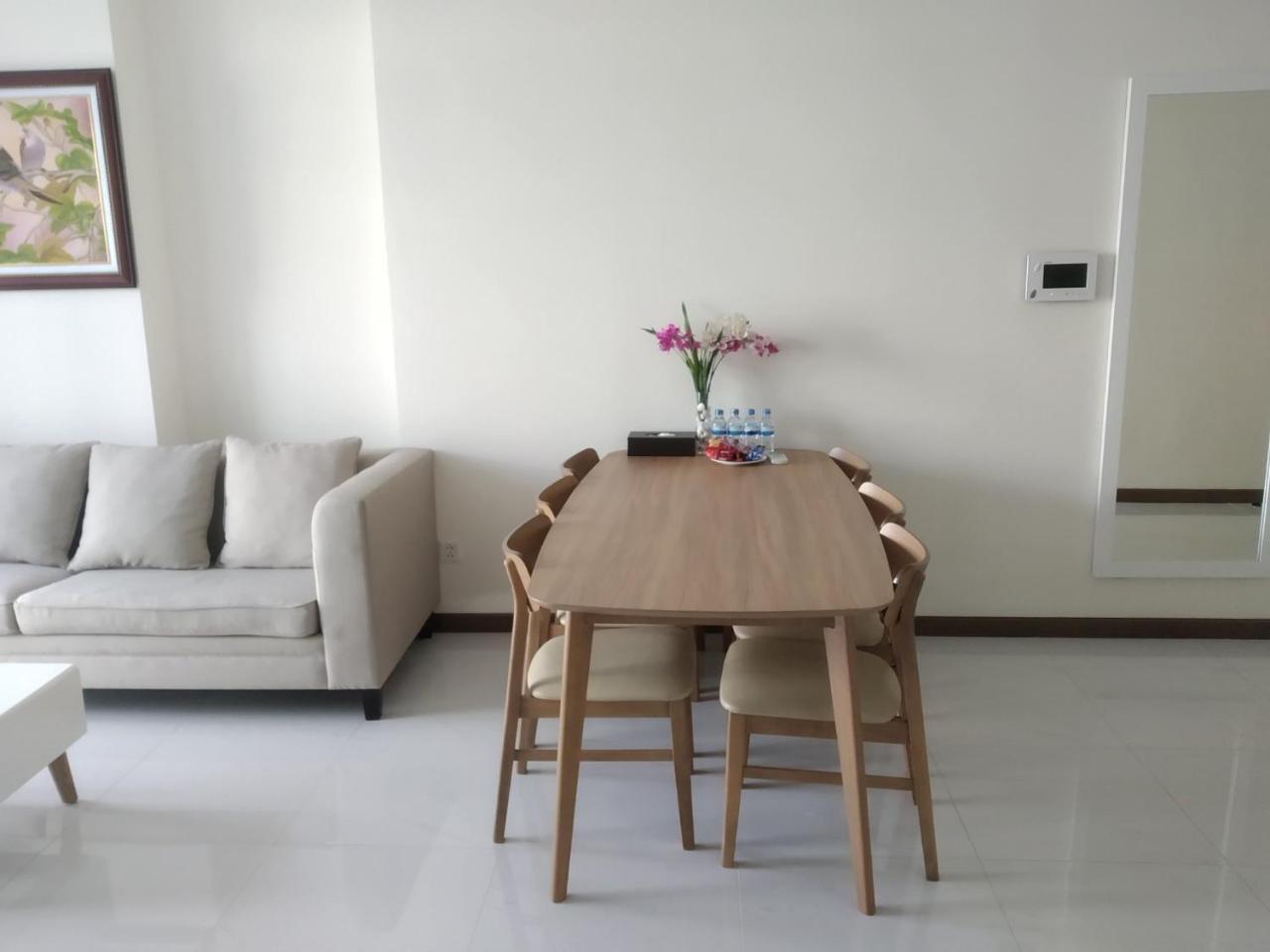 2br 79m2 & Free Pool - Vinhomes Park * Ho Chi Minh City