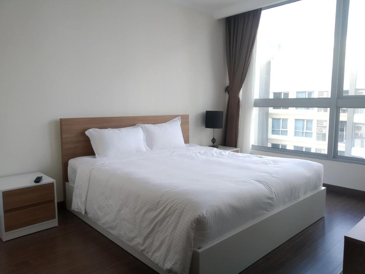 Apartment 2br 79m2 & Free Pool - Vinhomes Park Ho Chi Minh City