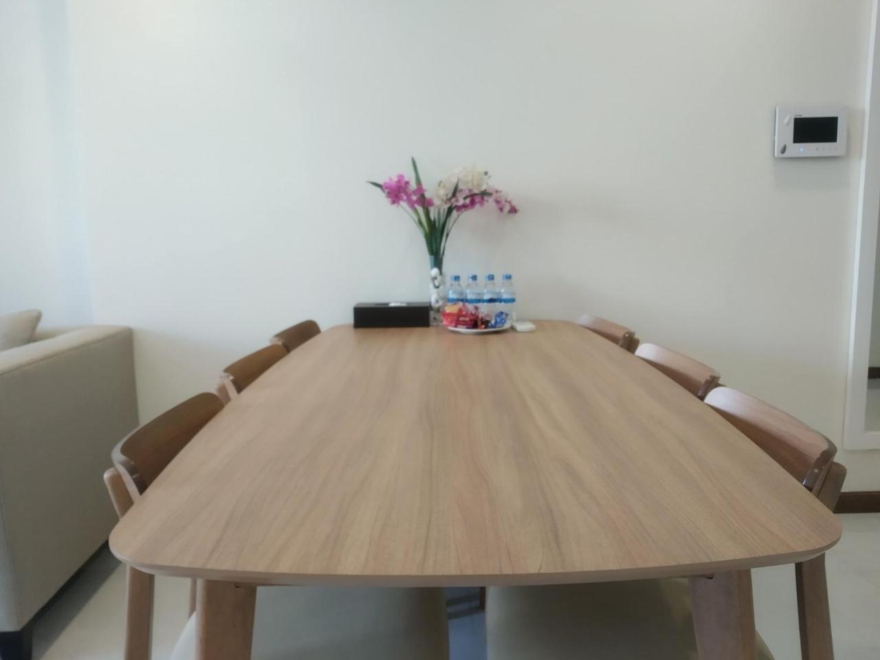 2br 79m2 & Free Pool - Vinhomes Park * Ho Chi Minh City