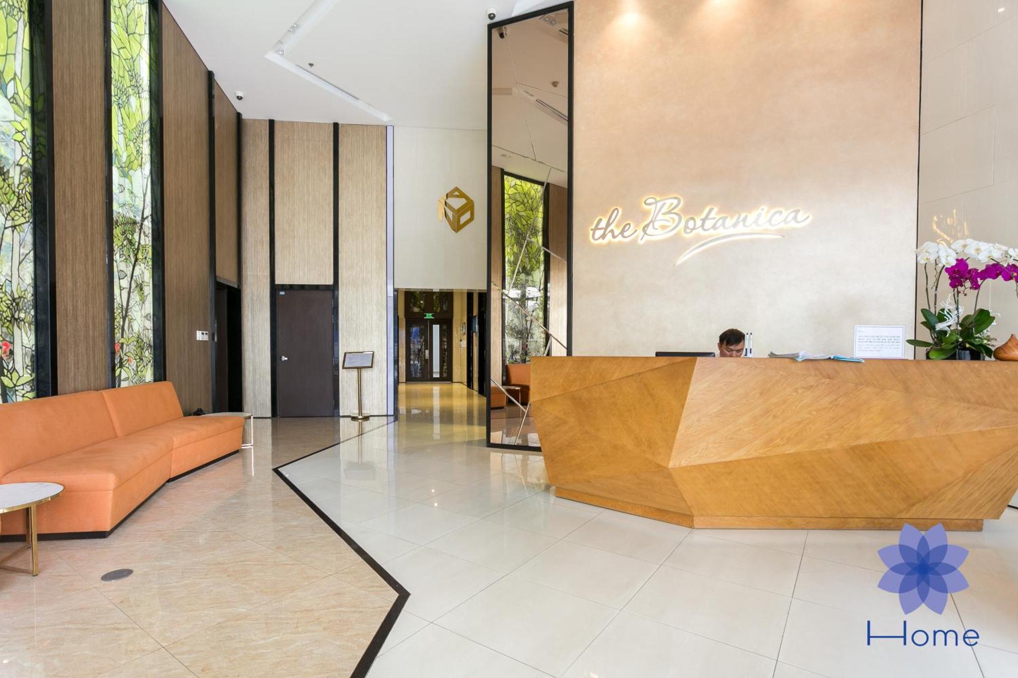 Home, Cosy&luxury - 5mins To Airport, Free Pool&gym, Airport Pick Up Service Apartment Ho Chi Minh City