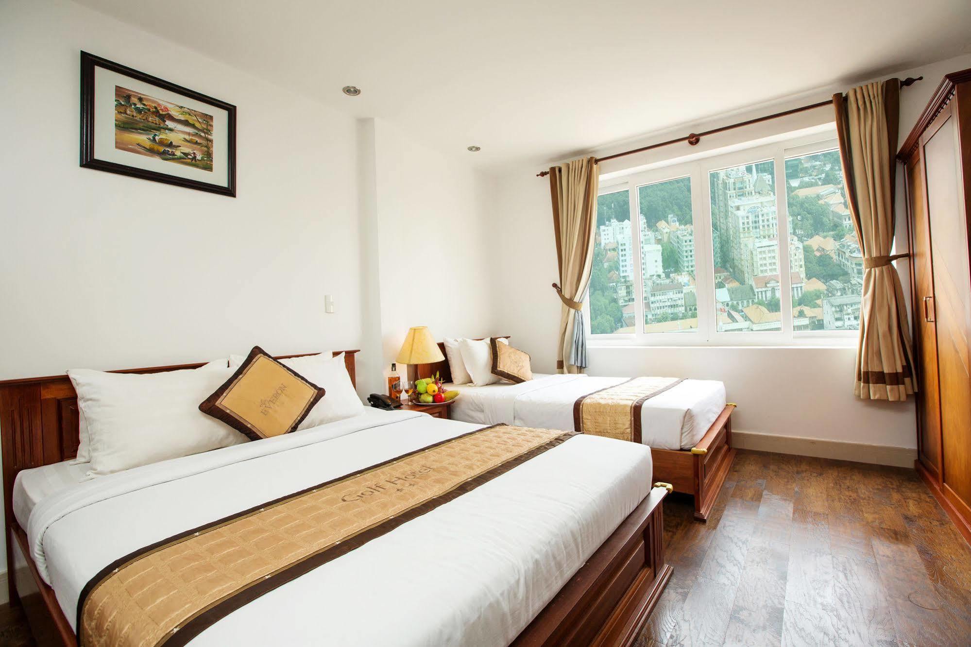 Khách sạn Golf 2*