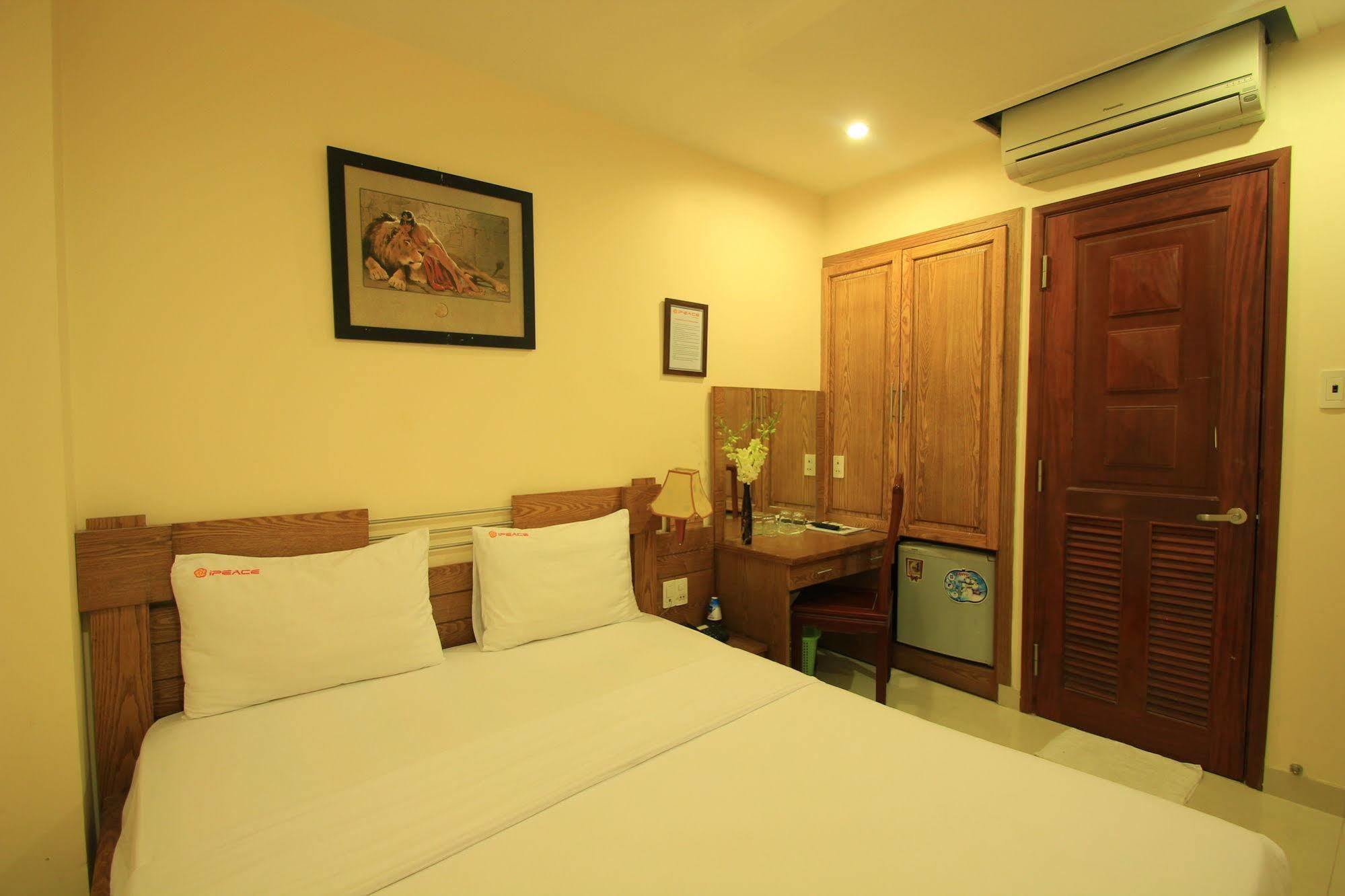 Ipeace - Bui Vien Walking Street 3* Ho Chi Minh City