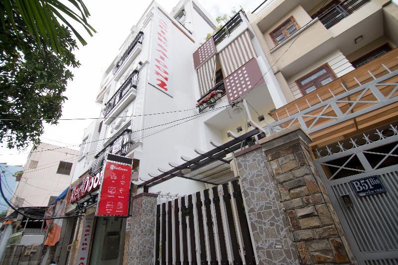 Hotel Reddoorz @ Nguyen Trai Street 3*